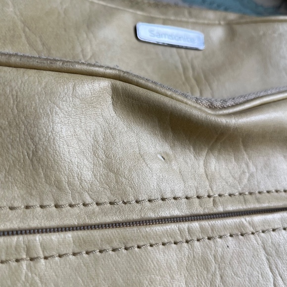 Vintage Pastel Yellow Samsonite Travel Bag - Picture 3 of 10